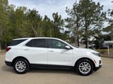 Used 2023 Chevrolet Equinox LT image 2