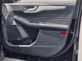 Used 2021 Ford Escape SE w/ SE Sport Appearance Package image 4