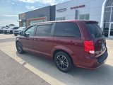 Used 2017 Dodge Grand Caravan SE image 4