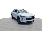 Used 2024 Chevrolet Trax LT w/ LT Convenience Package image 2