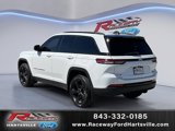 Used 2023 Jeep Grand Cherokee Altitude image 2
