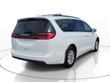 Used 2022 Chrysler Pacifica Touring-L image 4