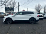 Used 2022 Volkswagen Tiguan SE image 2
