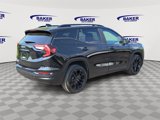 Used 2022 GMC Terrain SLE w/ Driver Convenience Package image 3