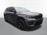 Used 2023 Jeep Grand Cherokee Altitude image 3