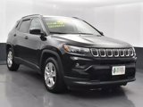 Used 2022 Jeep Compass Latitude image 2