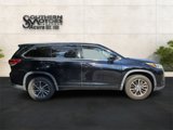 Used 2017 Toyota Highlander XLE image 5