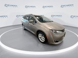 Used 2018 Chrysler Pacifica Touring-L w/ Tire & Wheel Group image 2