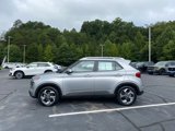 Used 2024 Hyundai Venue SEL image 2