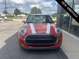 Used 2021 MINI Cooper 2-Door Hardtop w/ Signature Upholstery Package image 2