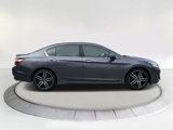 Used 2017 Honda Accord Touring image 2