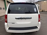 Used 2008 Chrysler Town & Country Touring image 6