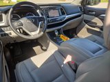 Used 2015 Toyota Highlander XLE image 3