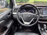 Used 2017 Toyota Highlander Limited image 6