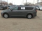 Used 2022 Chrysler Pacifica Touring-L image 2