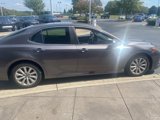 Used 2018 Toyota Camry SE image 2