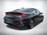 Used 2024 Hyundai Elantra Limited image 4