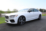 Used 2020 Volvo S90 T6 R-Design image 3