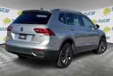 Used 2022 Volkswagen Tiguan SE w/ Panoramic Sunroof Package image 6