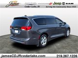 Used 2017 Chrysler Pacifica Touring-L Plus image 4