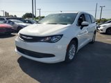 Used 2022 Chrysler Voyager LX image 4