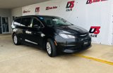 Used 2022 Chrysler Voyager LX image 6