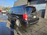 Used 2016 Dodge Grand Caravan SE image 3