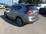 Used 2018 Nissan Rogue SL image 3