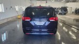 Used 2018 Chrysler Pacifica Touring-L image 5