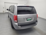 Used 2016 Dodge Grand Caravan SE image 6