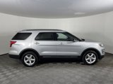 Used 2017 Ford Explorer XLT image 5