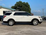 Used 2016 Ford Explorer XLT image 2