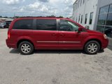 Used 2010 Chrysler Town & Country Touring image 4
