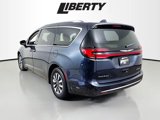 Used 2021 Chrysler Pacifica Touring-L image 5