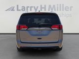 Used 2017 Chrysler Pacifica Limited w/ UConnect Theater Package image 4