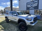 Used 2022 Toyota Tacoma TRD Off-Road image 2