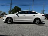 Used 2017 Ford Fusion SE image 3