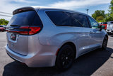 Used 2023 Chrysler Pacifica Touring-L image 5
