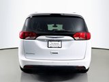 Used 2018 Chrysler Pacifica Touring-L image 6