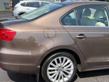 Used 2011 Volkswagen Jetta SEL image 5