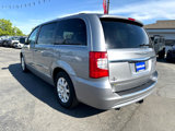 Used 2016 Chrysler Town & Country Touring image 3