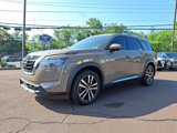 Used 2023 Nissan Pathfinder Platinum image 3