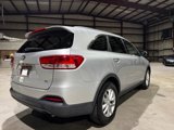 Used 2016 Kia Sorento LX image 5