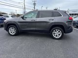 Used 2018 Jeep Cherokee Latitude Plus w/ Comfort/Convenience Group image 4
