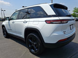 Used 2023 Jeep Grand Cherokee Limited w/ Black Appearance Package image 4