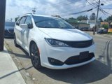 Used 2020 Chrysler Pacifica Touring-L w/ Premium Audio Group image 3