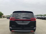 Used 2024 Chrysler Pacifica Limited image 3
