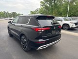 Used 2023 Mitsubishi Outlander SE image 3