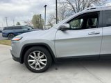 Used 2016 Jeep Cherokee Limited image 2