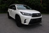 Used 2019 Toyota Highlander SE image 2